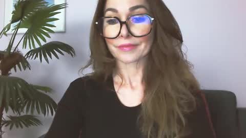 delilah_sweet online show from May 12, 3:21 pm