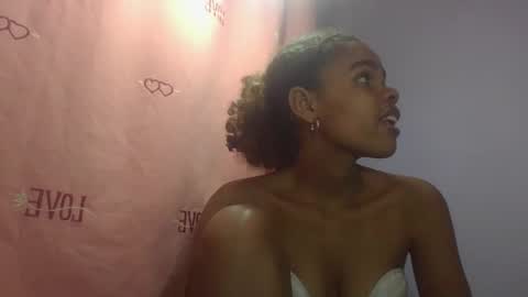 delphine online show from April 9, 6:30 am