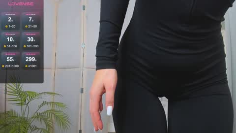Delyla online show from December 17, 9:39 am