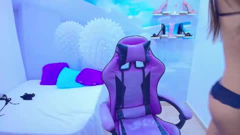 DEMI online show from December 4, 5:56 pm