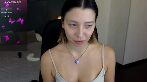 DEMI online show from October 22, 4:08 pm