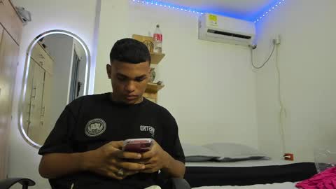 Snapshot of demol_latin chatting on December 3, 9:17 pm MASTER DAV online show from December 3, 9:17 pm