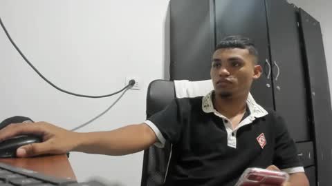 Snapshot of demol_latin chatting on December 5, 7:21 am MASTER DAV online show from December 5, 7:21 am