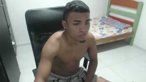 Snapshot of demol_latin chatting on December 17, 9:05 pm MASTER DAV online show from December 17, 9:05 pm