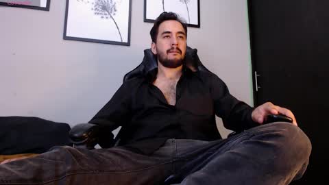 Demon Salvatore online show from September 24, 1:01 am