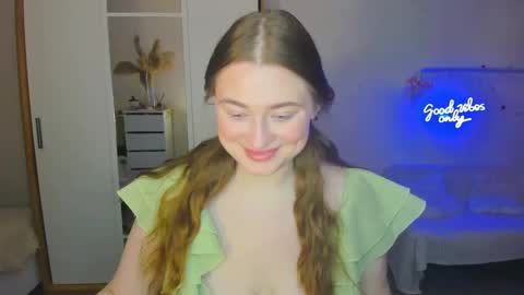 Sophie online show from February 8, 7:04 am
