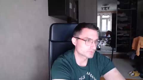 Snapshot of den_lover1 chatting on October 21, 11:48 am Den online show from October 21, 11:48 am