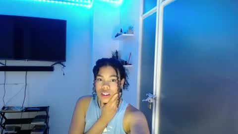 Snapshot of dena_k_ chatting on December 14, 10:13 am Dena k s online show from December 14, 10:13 am