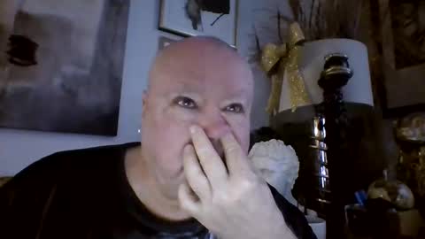 Snapshot of denboisvin2043 chatting on December 10, 12:49 pm denboisvin2043 online show from December 10, 12:49 pm