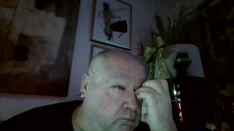 Snapshot of denboisvin2043 chatting on December 5, 12:17 pm denboisvin2043 online show from December 5, 12:17 pm