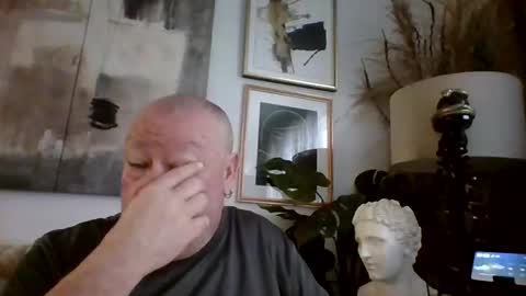 Snapshot of denboisvin2043 chatting on February 14, 12:03 pm denboisvin2043 online show from February 14, 12:03 pm