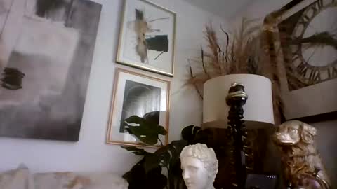 Snapshot of denboisvin2043 chatting on February 16, 12:21 pm denboisvin2043 online show from February 16, 12:21 pm