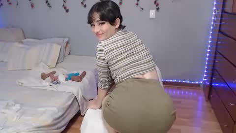 Denisse    schedule Monday to Friday 1300-1900 mexican time Saturday-maybe it could be a surprise IDEPENDENT MODEL online show from December 20, 2:30 am