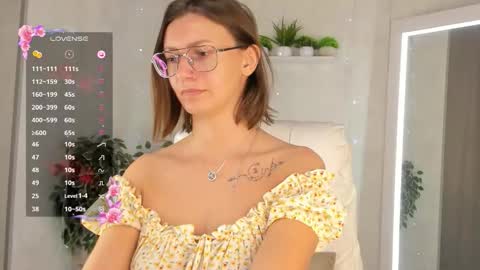 Snapshot of denise_halle chatting on September 9, 1:05 am Elina online show from September 9, 1:05 am