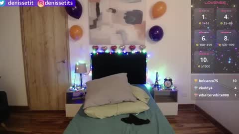 Snapshot of denissetits chatting on February 10, 11:23 pm online show from February 10, 11:23 pm