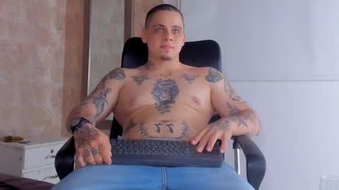 dennis munera online show from January 25, 9:35 pm