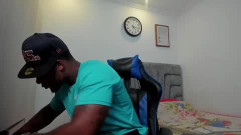 deon jhonson online show from December 19, 9:16 pm