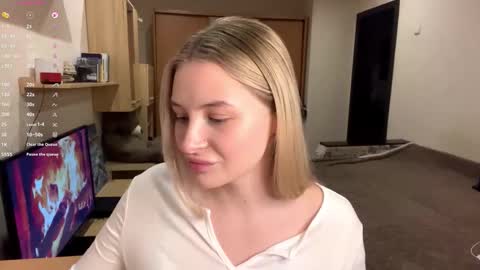 Vi  Victoria online show from November 3, 4:52 pm