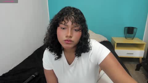 Snapshot of dephne_ chatting on December 3, 3:39 pm Dephne online show from December 3, 3:39 pm