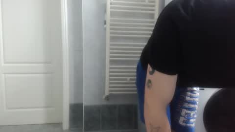 deraexli online show from March 15, 6:18 am