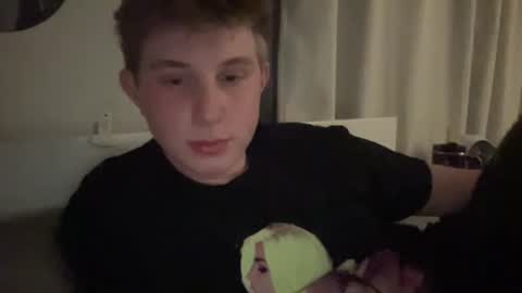 derek01010 online show from May 24, 5:47 am
