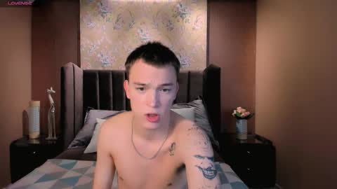 Derek online show from November 12, 1:35 pm