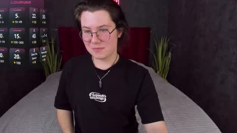 Derek online show from February 27, 12:23 pm