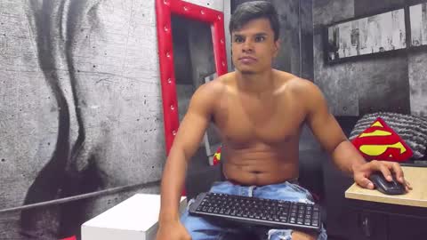 derek online show from February 8, 11:12 am