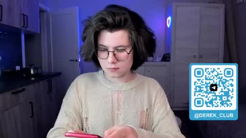 Derek online show from May 7, 9:54 pm
