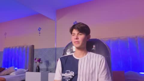 derek_sinn online show from March 3, 8:16 pm