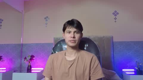 derek_sinn online show from March 2, 8:15 pm