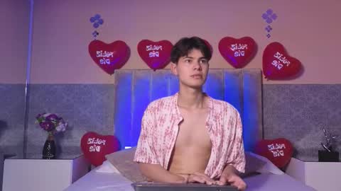 derek_sinn online show from February 16, 7:45 pm