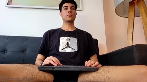 Snapshot of derek_stud_ chatting on December 18, 5:00 pm Derek independent model online show from December 18, 5:00 pm