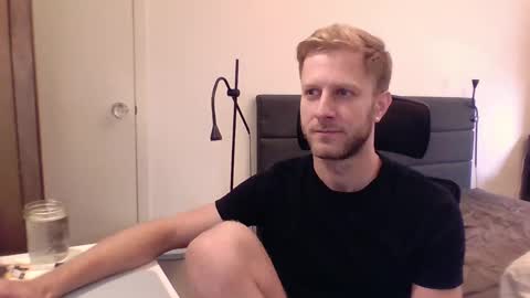 Derek- FREE requests online show from October 1, 7:35 pm