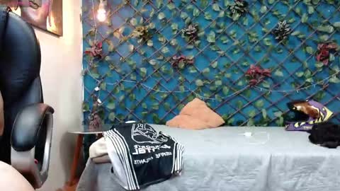 Snapshot of derekfly chatting on September 20, 5:21 am dereck online show from September 20, 5:21 am