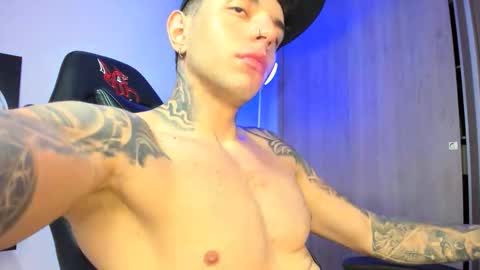 derekmuller11 online show from March 16, 12:36 am