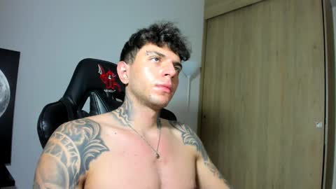 derekmuller11 online show from April 5, 12:40 am