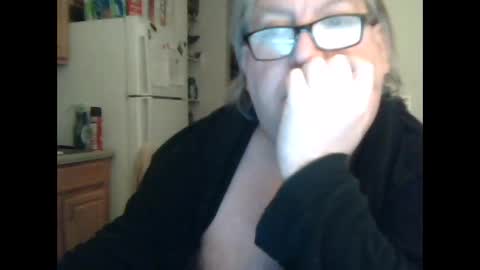 derrickkearley2055 online show from December 14, 4:52 am