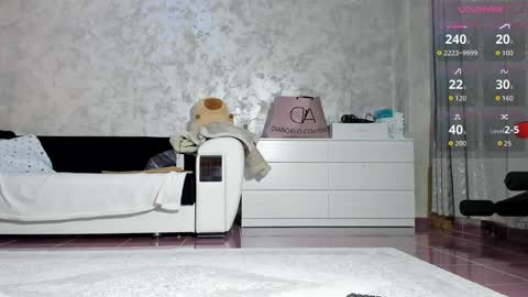 Mia online show from October 21, 9:29 pm