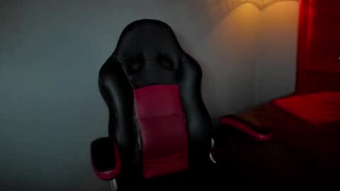 Designturbate online show from January 26, 8:45 pm