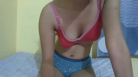 Snapshot of desihotgirl2024 chatting on February 13, 4:07 pm Nidhilove online show from February 13, 4:07 pm