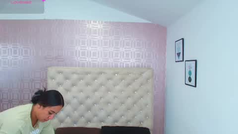 Snapshot of desire_sara chatting on March 3, 12:28 pm Sara Desire online show from March 3, 12:28 pm