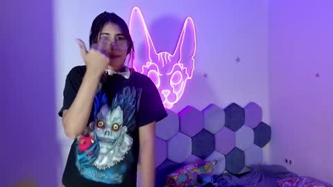 TORI AND MR. BEAR online show from February 3, 12:25 am