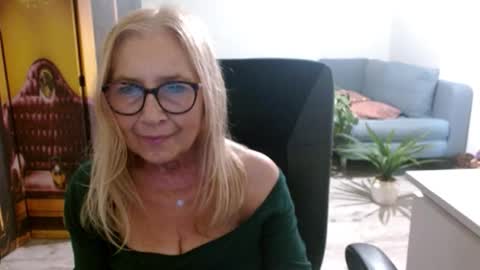 S O F I A online show from October 11, 3:26 pm