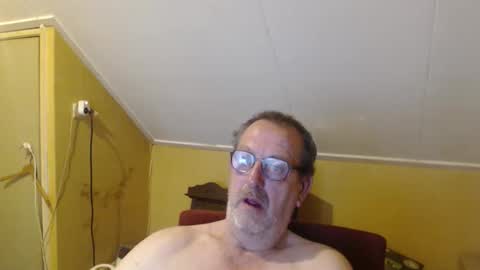 Snapshot of destelp chatting on September 11, 11:06 pm destelp online show from September 11, 11:06 pm