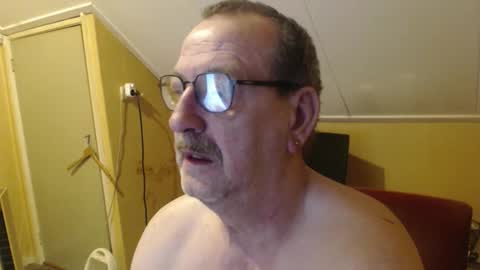 destelp online show from March 27, 11:39 pm