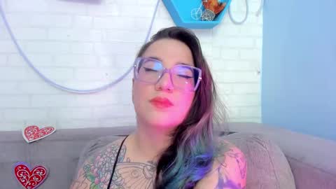 Deva Blue online show from February 18, 3:31 am