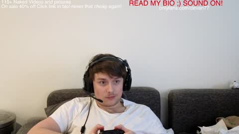 Devan online show from December 15, 5:42 pm