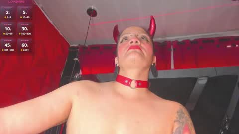 Snapshot of devil_taylorx chatting on March 10, 5:39 pm devil_taylorx online show from March 10, 5:39 pm