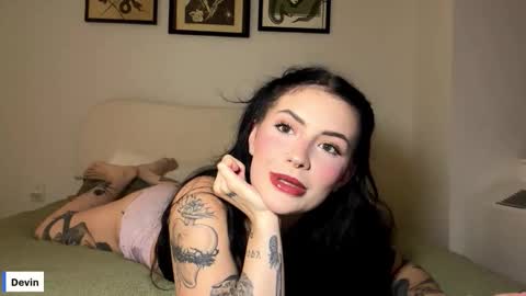 Devin online show from October 8, 11:54 pm